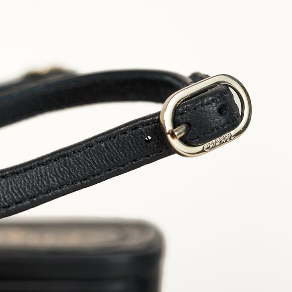 Chanel Cruise 2023 Black Embellished Heart Leather Thong Sandals - Picture 10 of 12